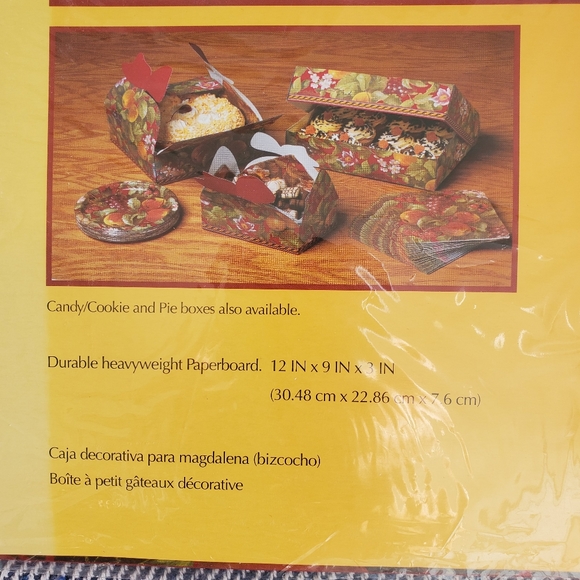 🧁 FREE! Cupcake or Cake Box - BNWT🧁 - Picture 2 of 4